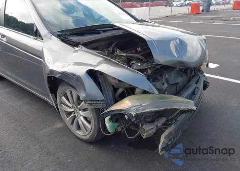 2011 Honda Accord 2.4 Ex-L z USA, uszkodzony, nr VIN 1HGCP2F88BA072421